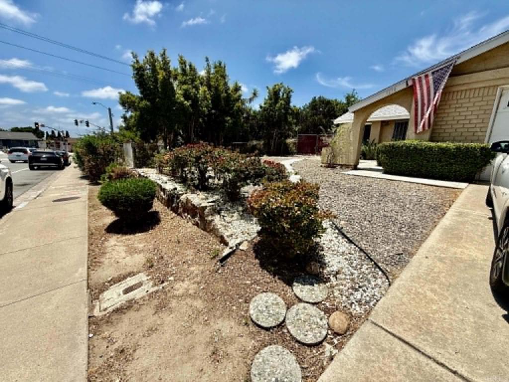 1270 Valencia Pkwy