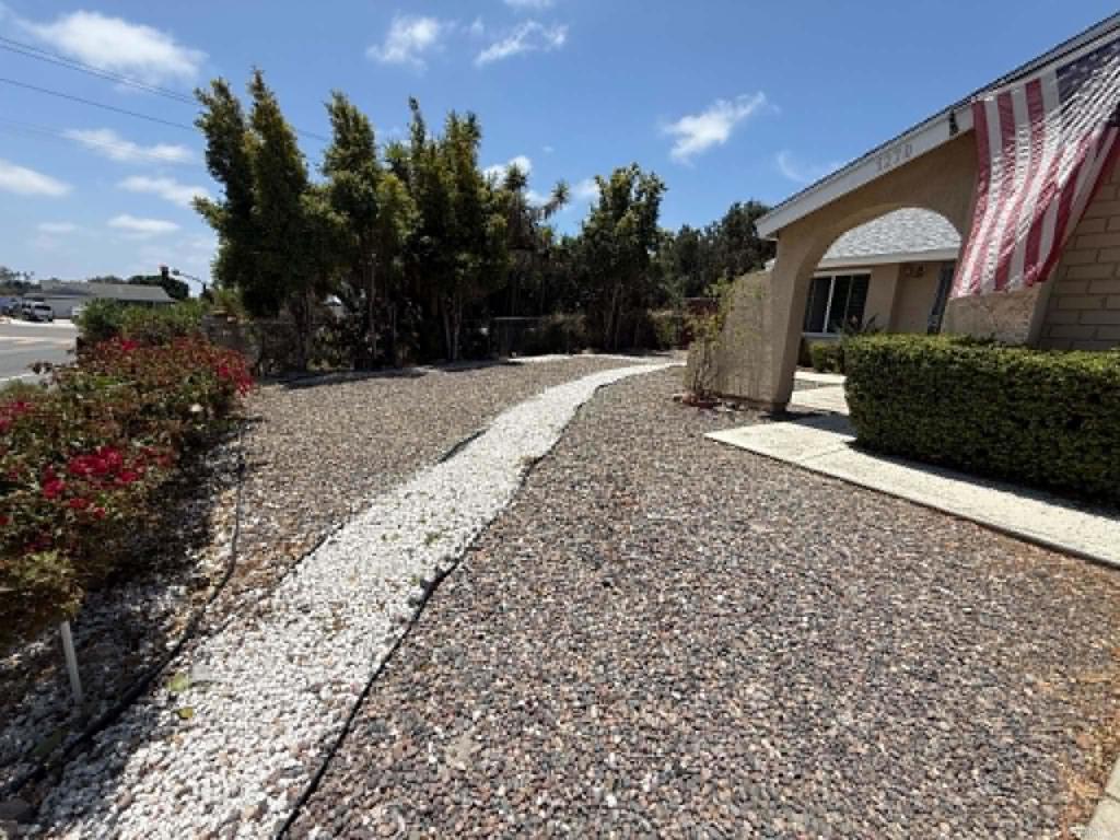 1270 Valencia Pkwy