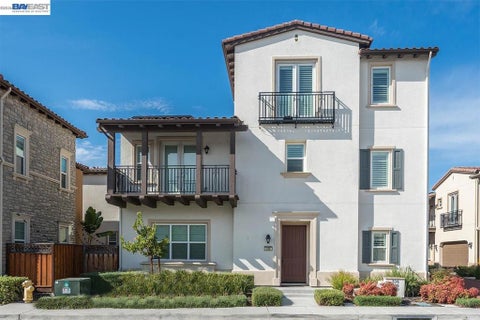Photo of 330 Goldfield Place Pl, San Ramon, CA 94582 (MLS # 41151103)