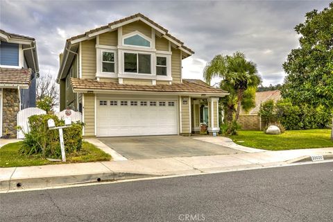 Photo of 28030 Kenton Ln, Saugus, CA 91350 (MLS # GD26019760)