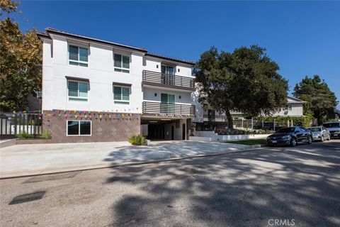 Photo of 2225 Mira Vista Avenue #206, Montrose, CA 91020 (MLS # GD26068412)