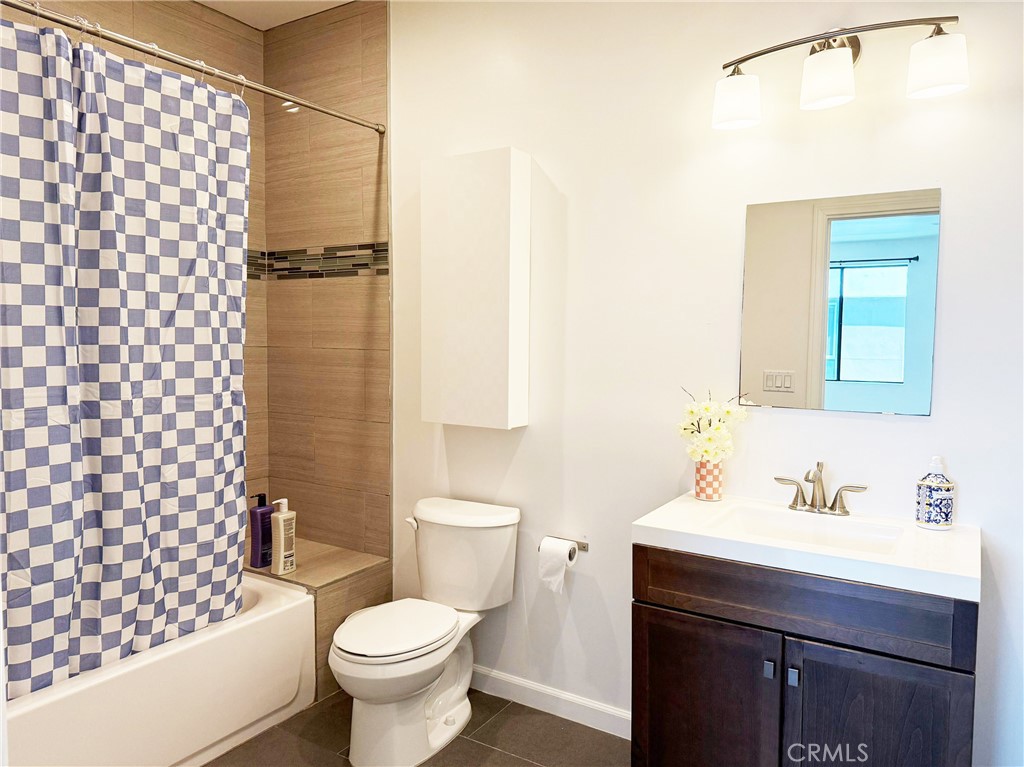 Downtown (DT) - Residential Lease