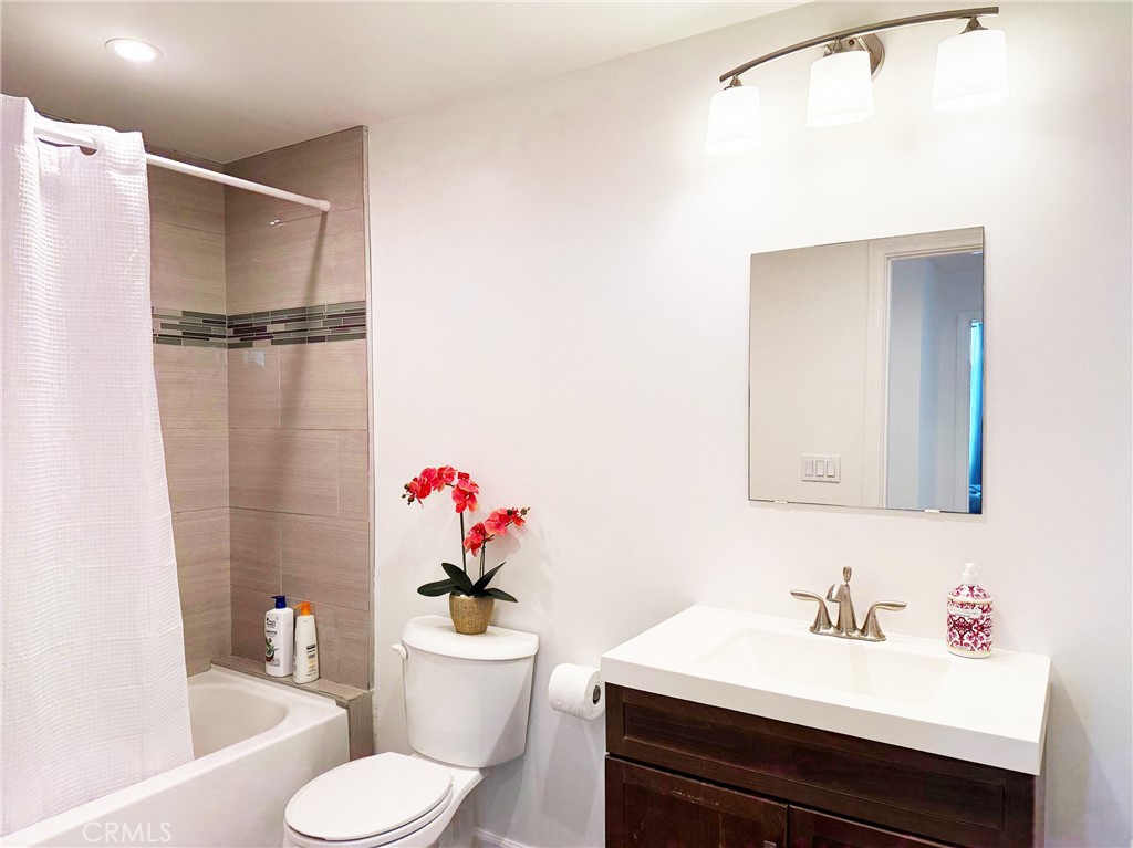 Downtown (DT) - Residential Lease