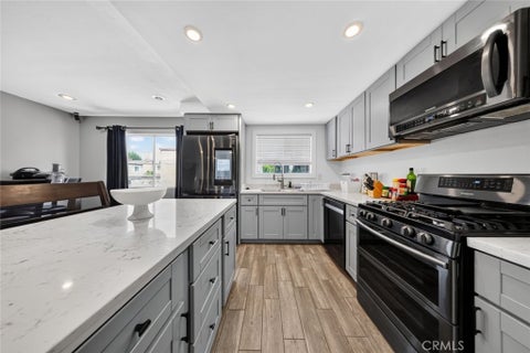Photo of 9540 Sepulveda BLVD #11, North Hills, CA 91343 (MLS # SR26170753)