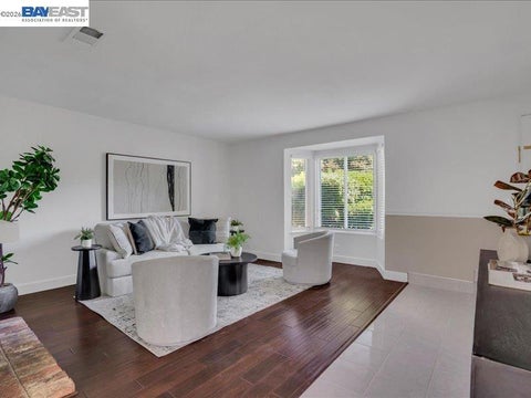 Photo of 1289 Pine Creek Way Way #D, Concord, CA 94520 (MLS # 41150231)