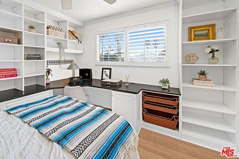 Tiny photo for 852 15th Street #6, Santa Monica, CA 90403 (MLS # 26654867)