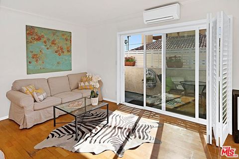 Tiny photo for 852 15th Street #6, Santa Monica, CA 90403 (MLS # 26654867)