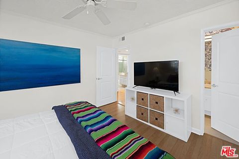 Tiny photo for 852 15th Street #6, Santa Monica, CA 90403 (MLS # 26654867)