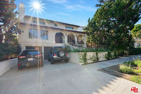 Tiny photo for 852 15th Street #6, Santa Monica, CA 90403 (MLS # 26654867)