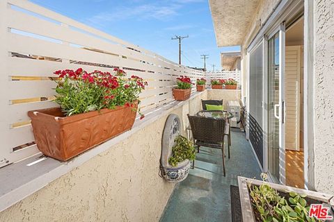 Tiny photo for 852 15th Street #6, Santa Monica, CA 90403 (MLS # 26654867)