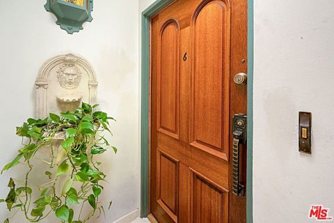 Tiny photo for 852 15th Street #6, Santa Monica, CA 90403 (MLS # 26654867)