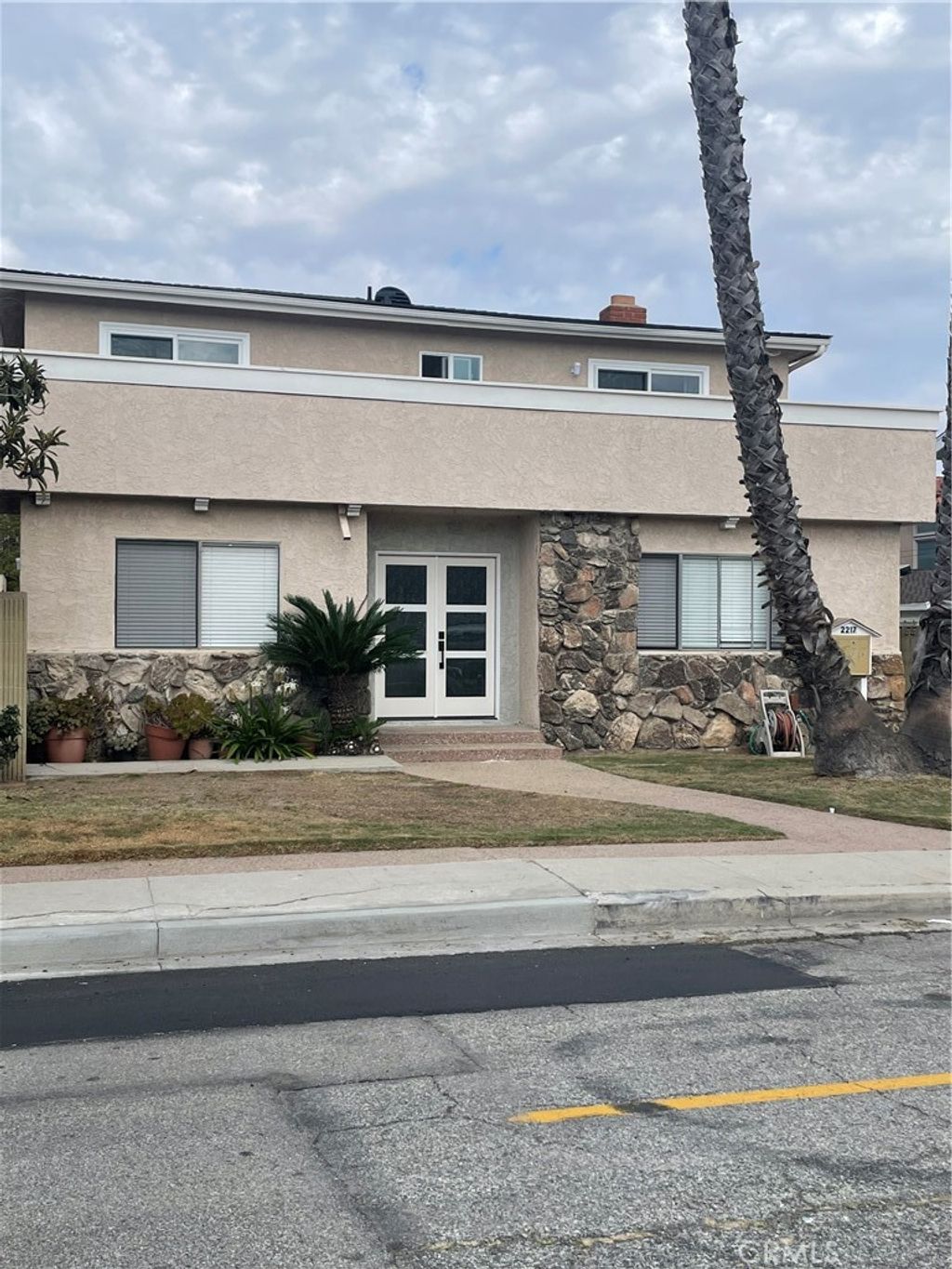 Photo of 2217 Voorhees Avenue, Redondo Beach, CA 90278 (MLS # SB25257882)