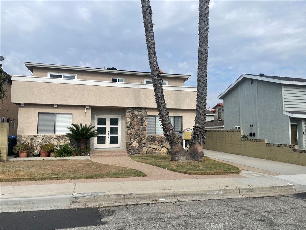 Photo of 2217 Voorhees Avenue, Redondo Beach, CA 90278 (MLS # SB25257882)
