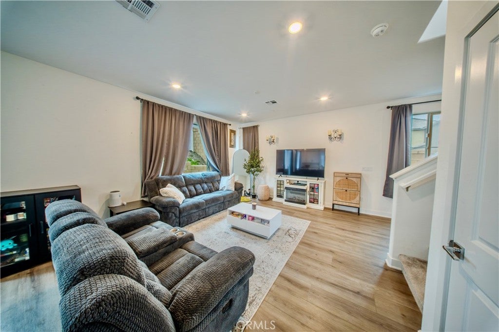 364 Castaic Way