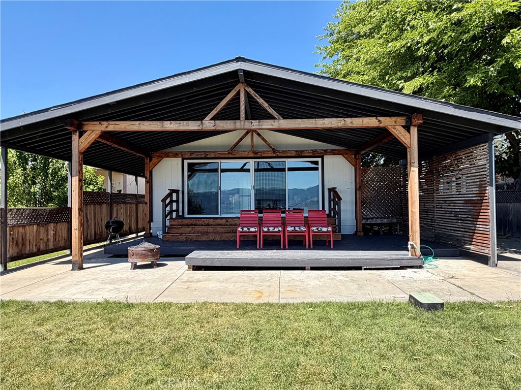 4400 Lakeshore