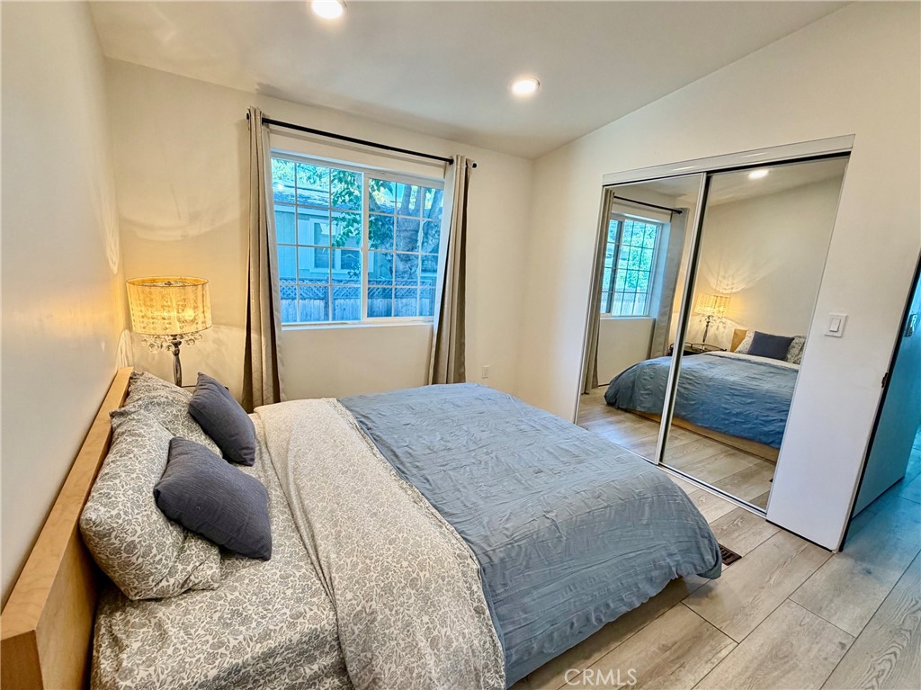 4400 Lakeshore