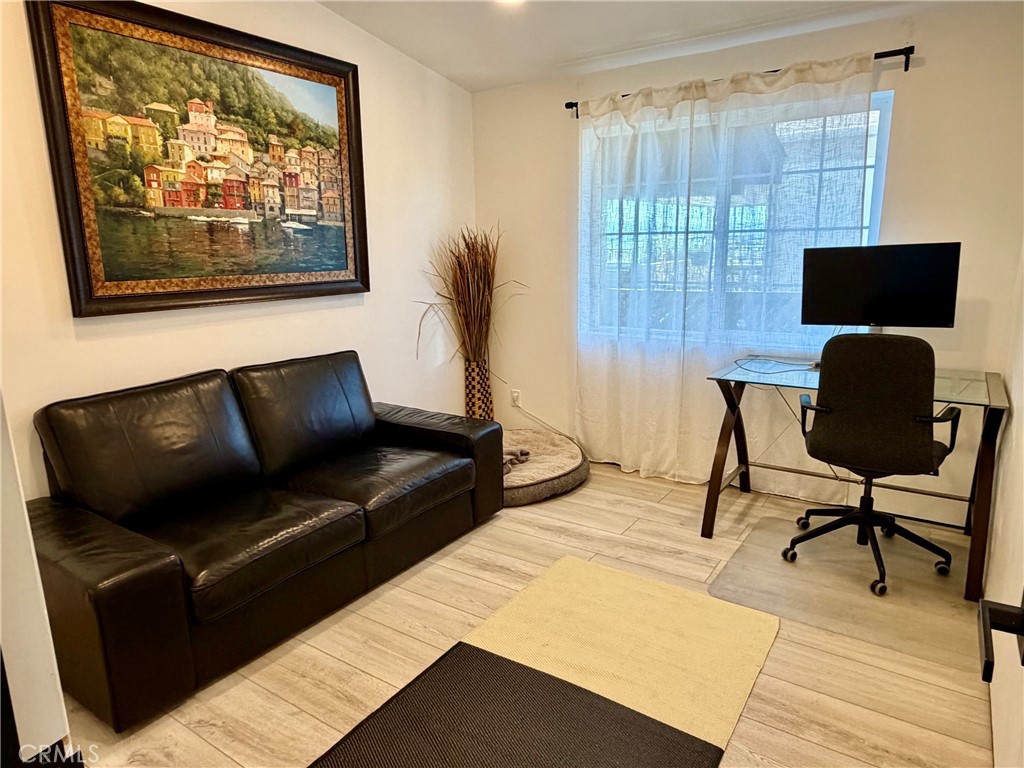 4400 Lakeshore