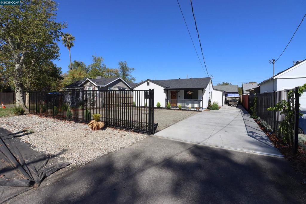Photo of 1923 Juliesse Avenue Ave, Sacramento, CA (MLS # 41115248)