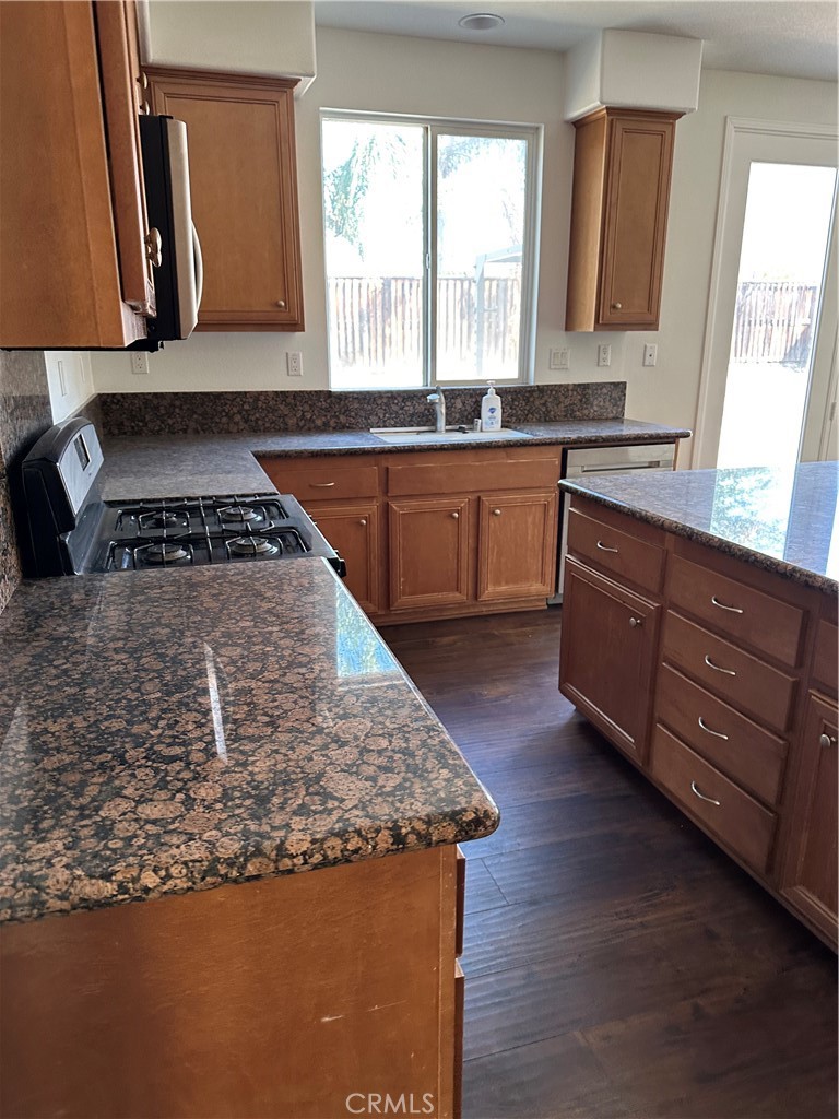 Properties 2 29794 Winter Hawk