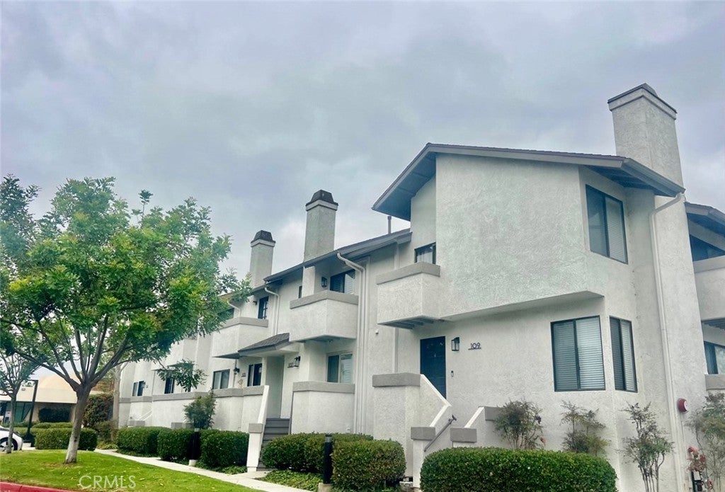107 Harbor Woods