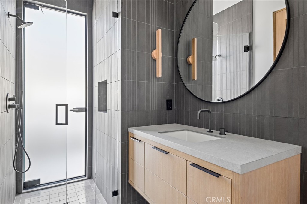 Cameo Highlands (CAMH) - Residential Lease