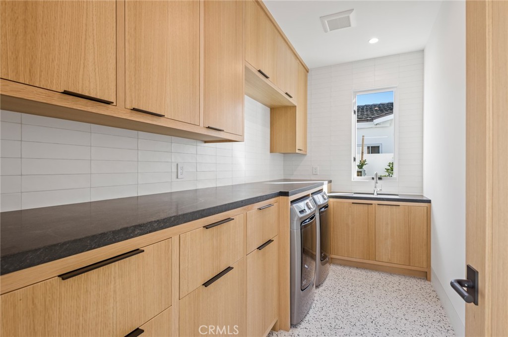 Cameo Highlands (CAMH) - Residential Lease