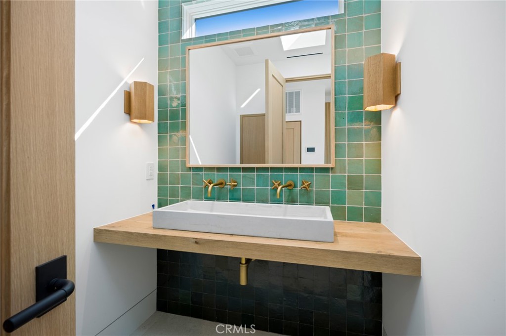 Cameo Highlands (CAMH) - Residential Lease