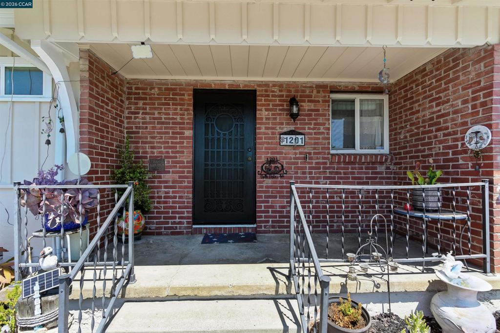 1201 Valle Vista Ave
