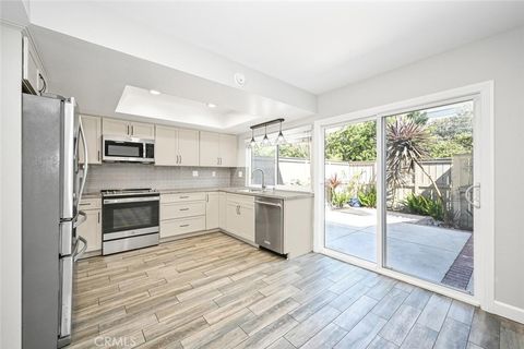 7021 Seal Circle Huntington Beach CA 92648