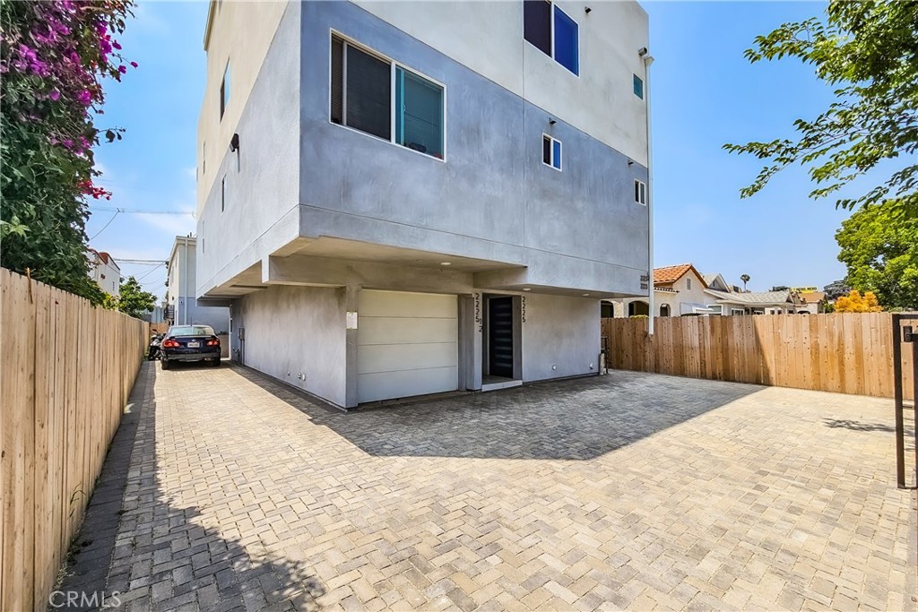 2223 S Highland Avenue