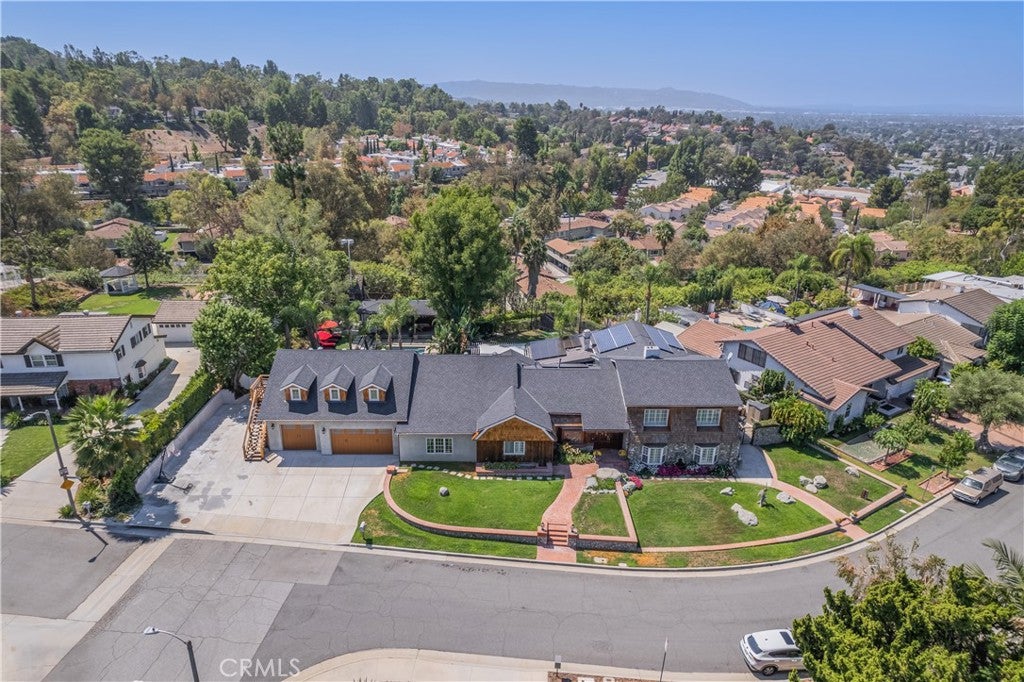 1455 Queen Summit