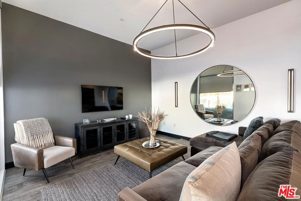 Photo of 1223 Larrabee Street #1, West Hollywood, CA 90069 (MLS # 25592293)