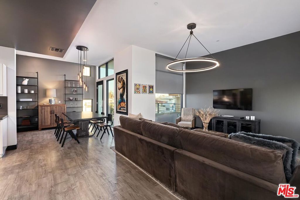 Photo of 1223 Larrabee Street #1, West Hollywood, CA 90069 (MLS # 25592293)
