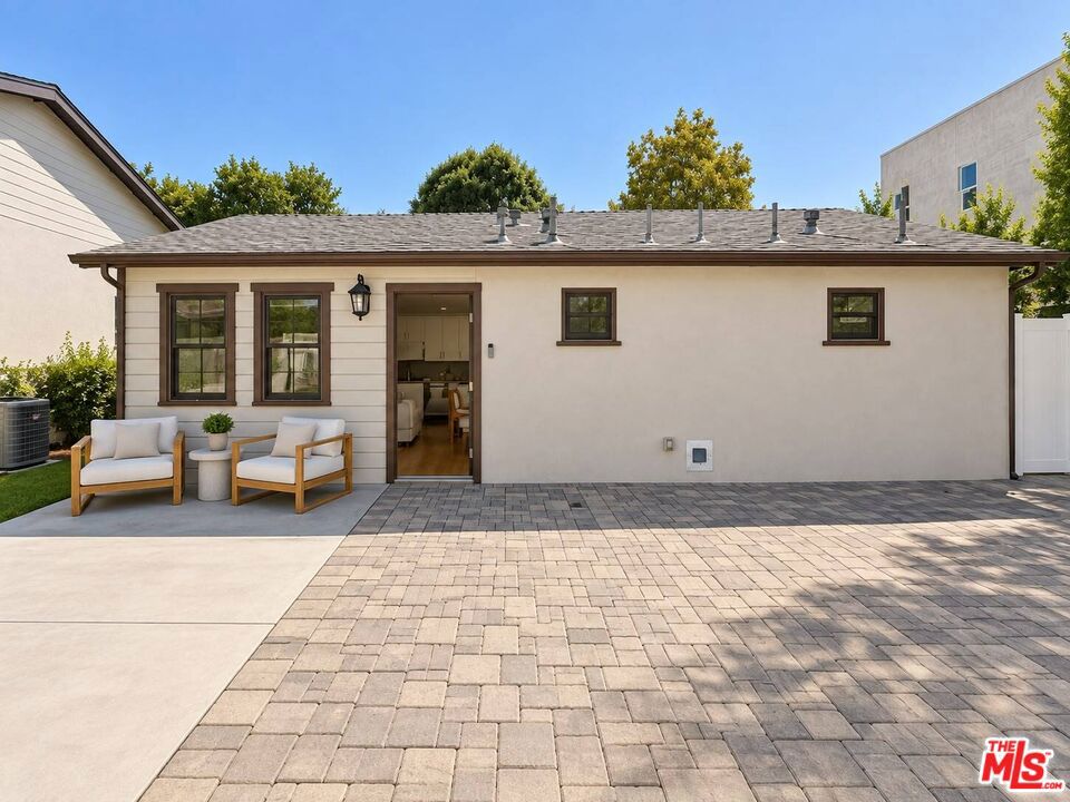 14153 Archwood Street