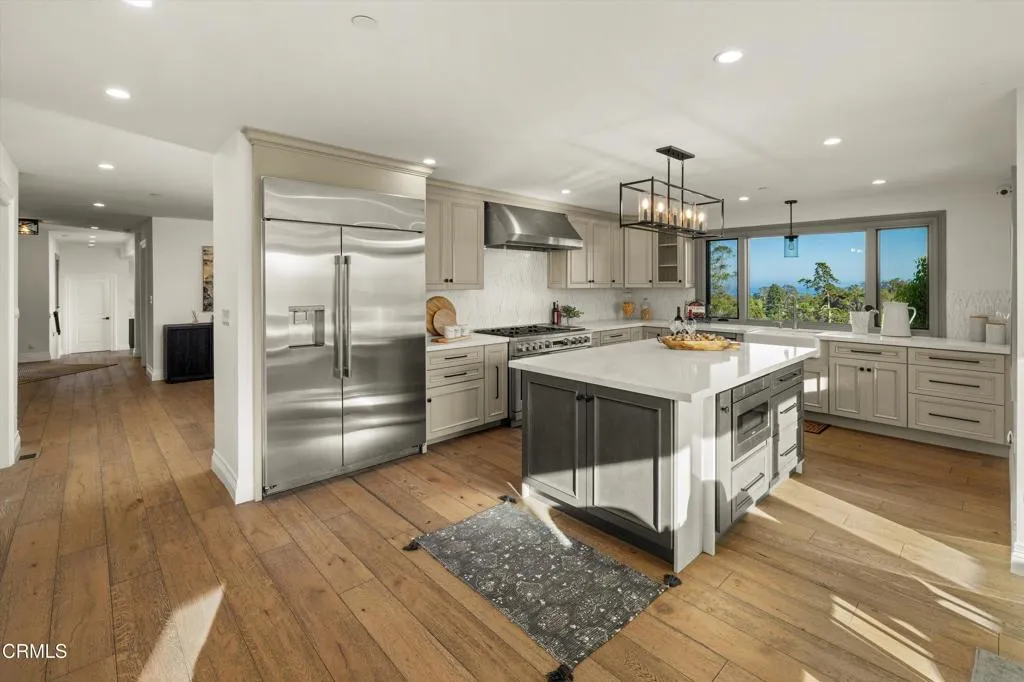 Montecito, California 93108, United States, 4 Bedrooms Bedrooms, ,4 BathroomsBathrooms,Residential,Active,247476