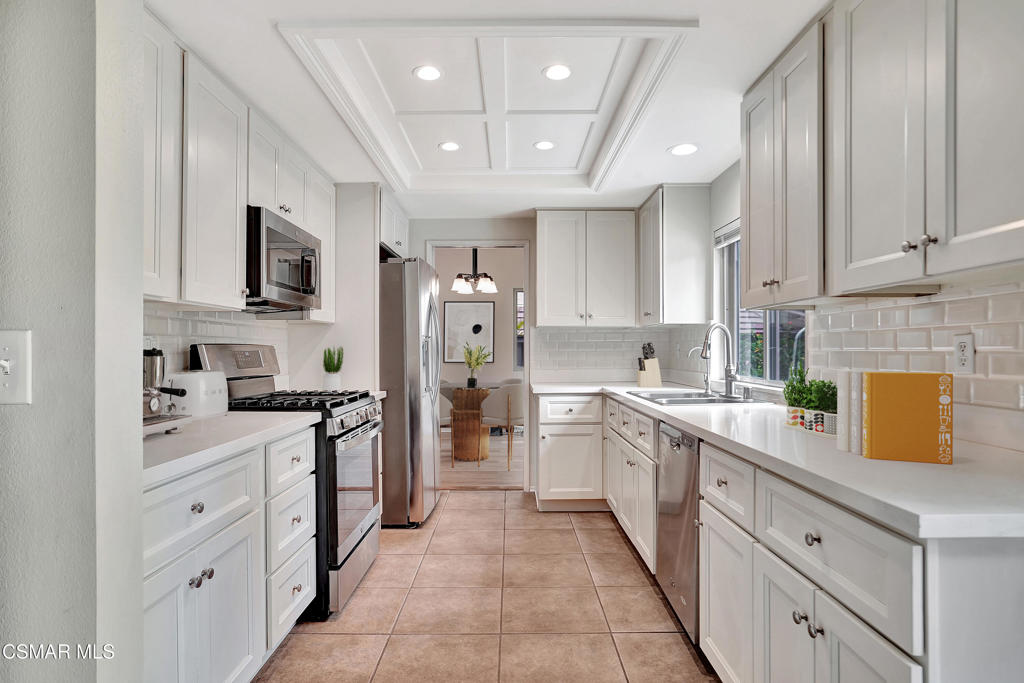 48 Herringbone Court