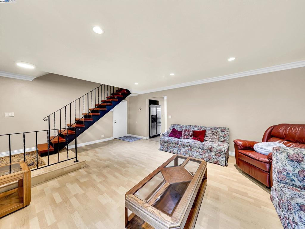 ALVARADO - Residential