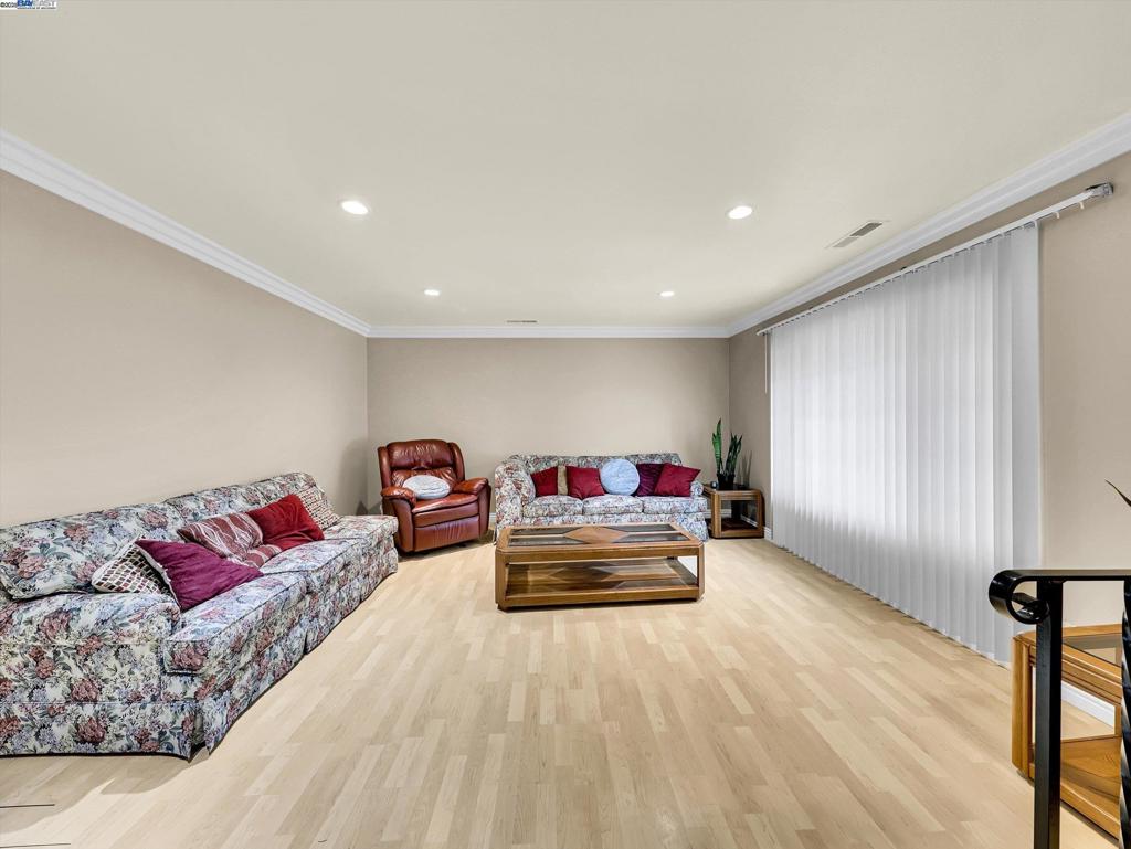 ALVARADO - Residential