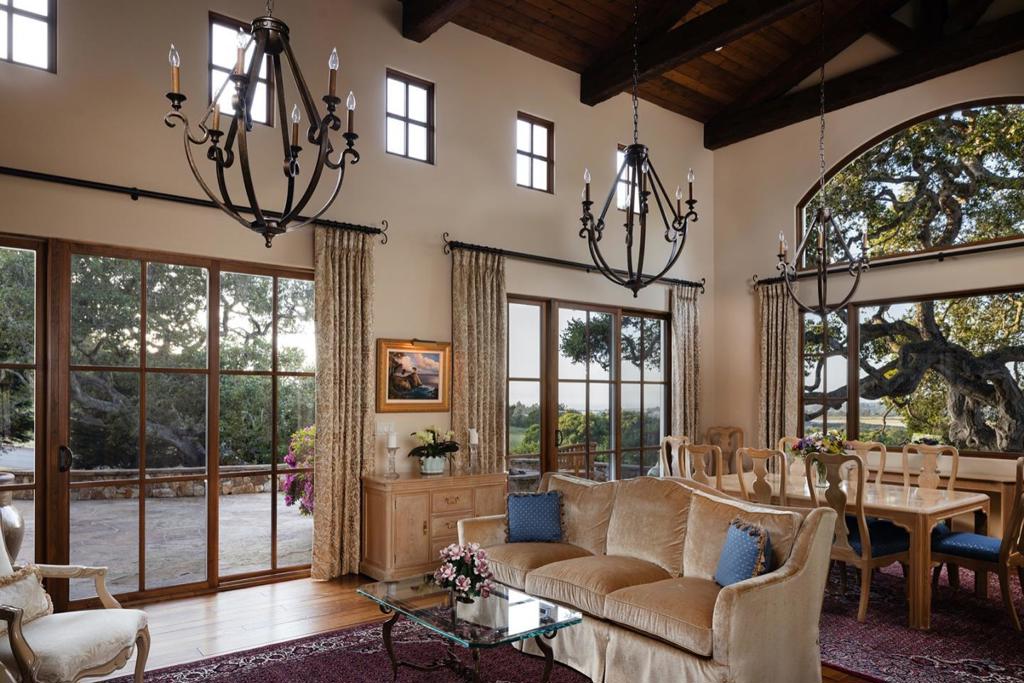 7595 Paseo Vista