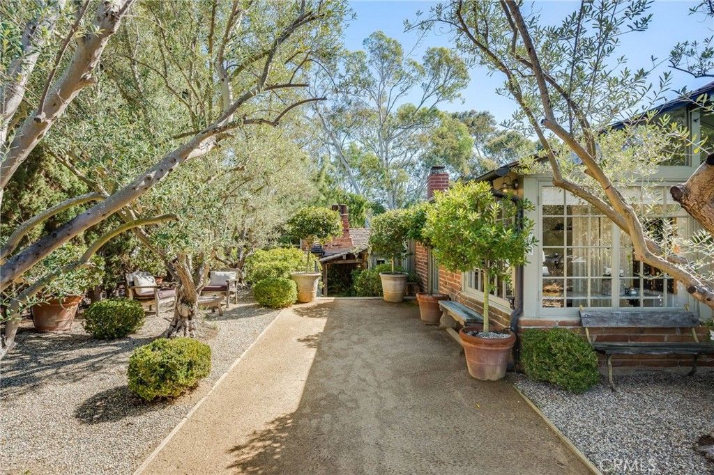 Photo of 724 Poppy Avenue, Corona Del Mar, CA 92625 (MLS # NP26034031)