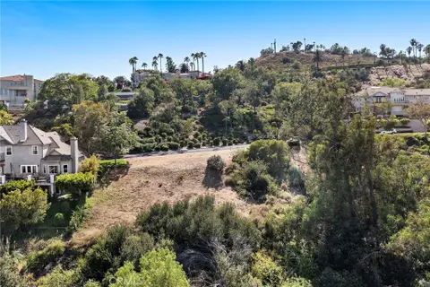 MLS: OC26026936
