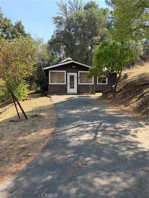 Photo of 4104 Old Highway, Mariposa, CA 95338 (MLS # FR25217858) Photo of 4104 Old Highway, Mariposa, CA 95338 (MLS # FR25217858)