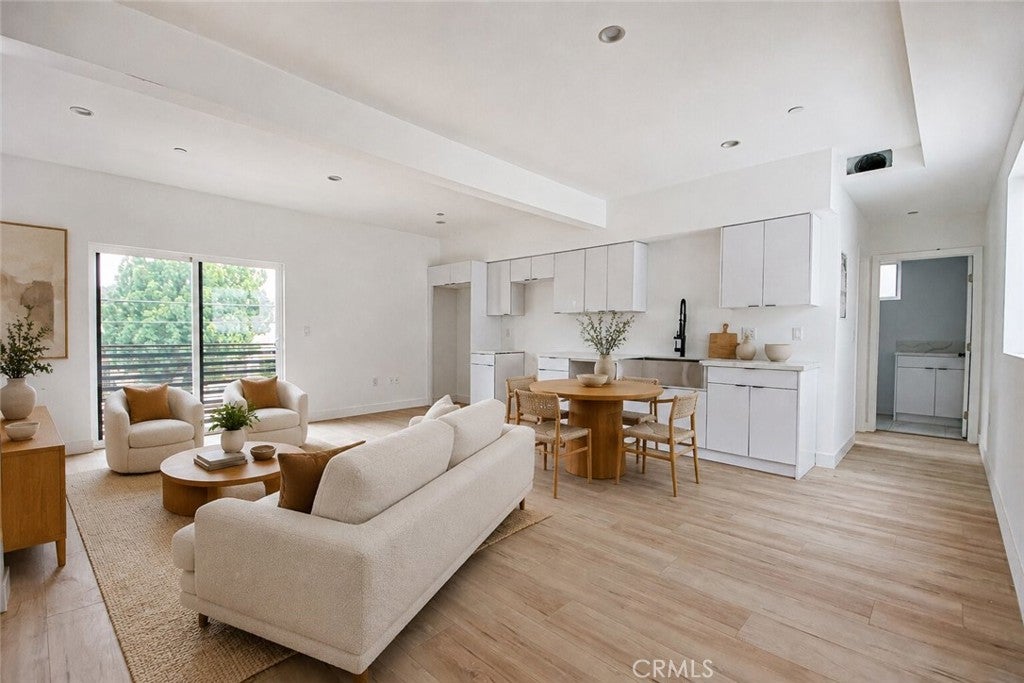 6461 Woodley