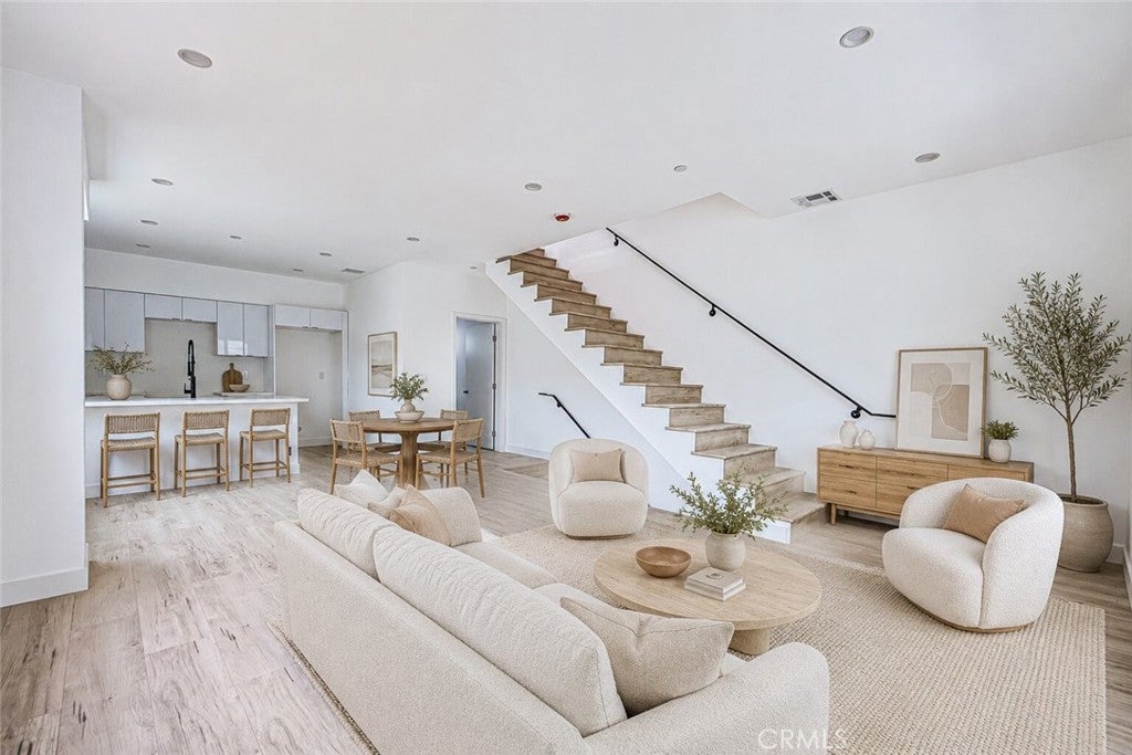 6461 Woodley