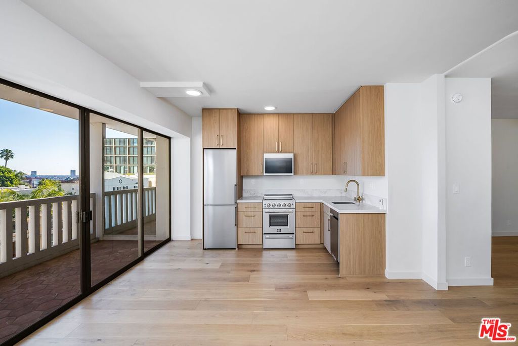 Photo of 999 N Doheny Drive #306, West Hollywood, CA 90069 (MLS # 26639603)