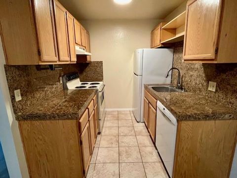 Photo of 415 Piccadilly Place #2, San Bruno, CA 94066 (MLS # ML82040374)