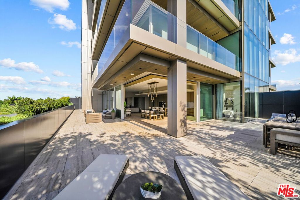 8899 Beverly Boulevard 4A