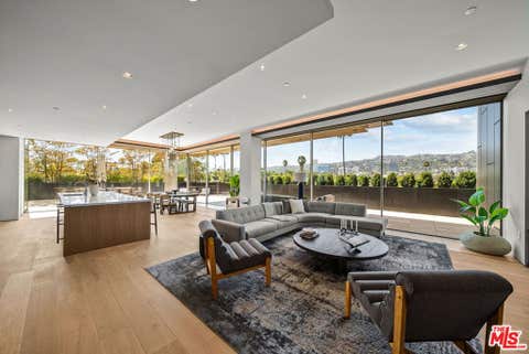 Photo of 8899 Beverly Boulevard #4A, West Hollywood, CA 90048 (MLS # 26866421)