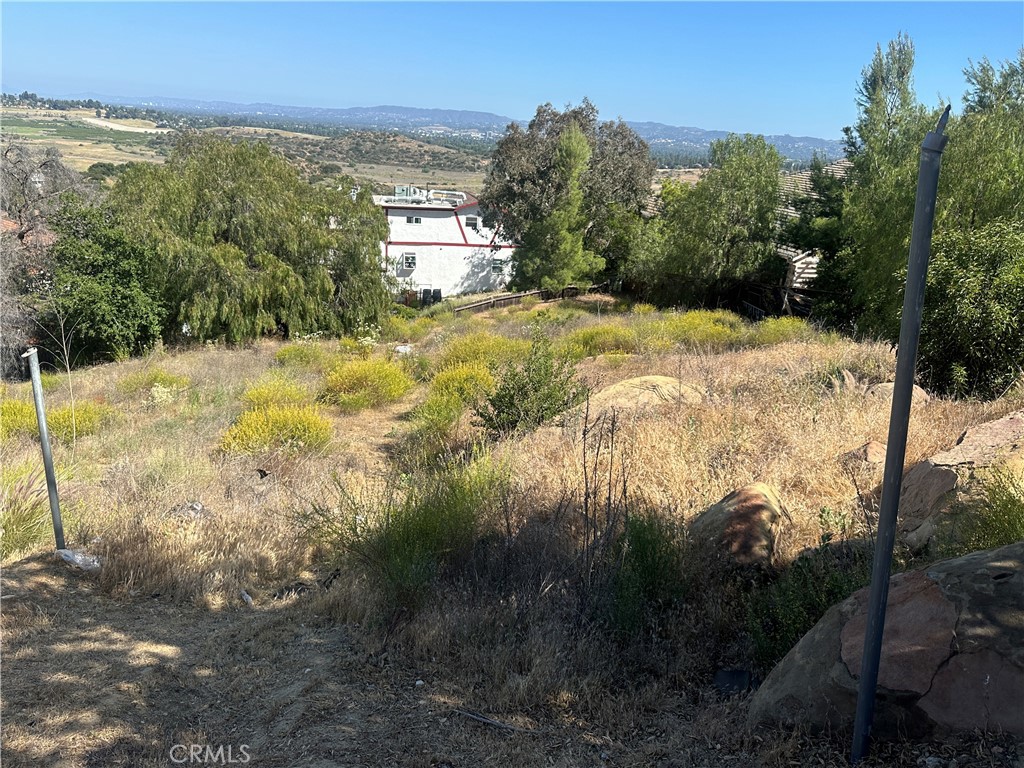 7881 square feet of land located in the heart of West Hills. A rare opportunity to invest in a prime location with endless potential. Whether you are looking to build or hold, this centrally situated lot offers convenient access to shopping, schools, and major roadways. Don’t miss your chance to secure a valuable piece of West Hills real estate.