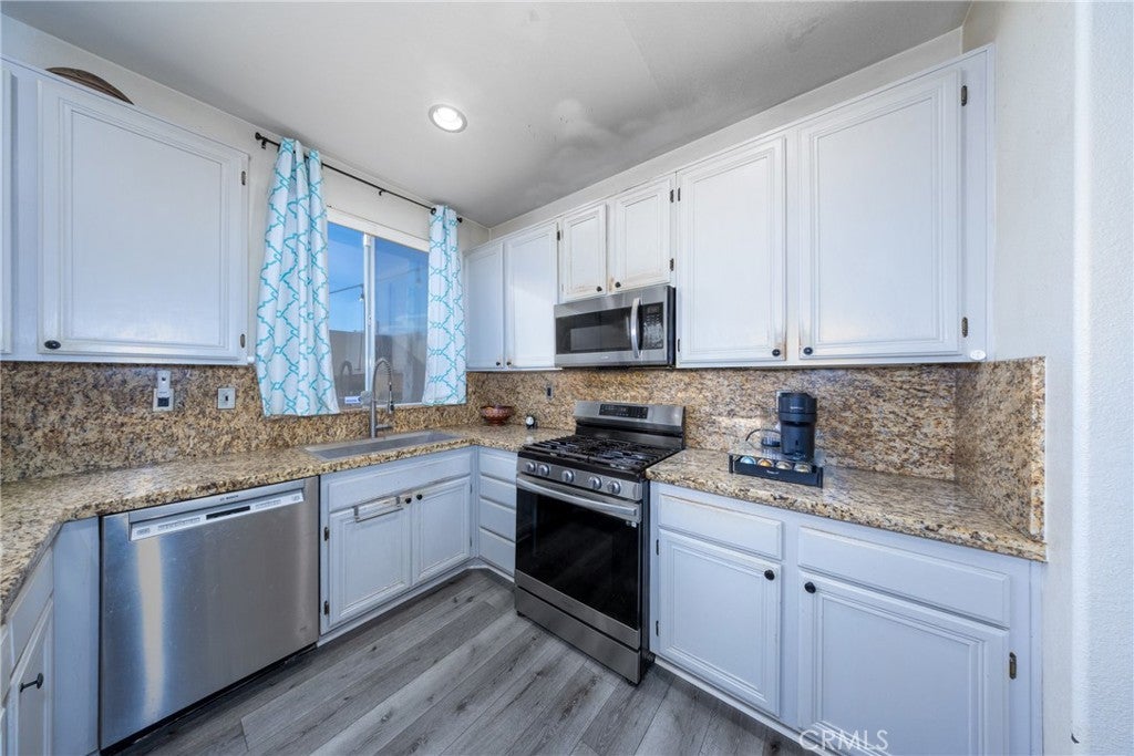 5736 Tamarisk